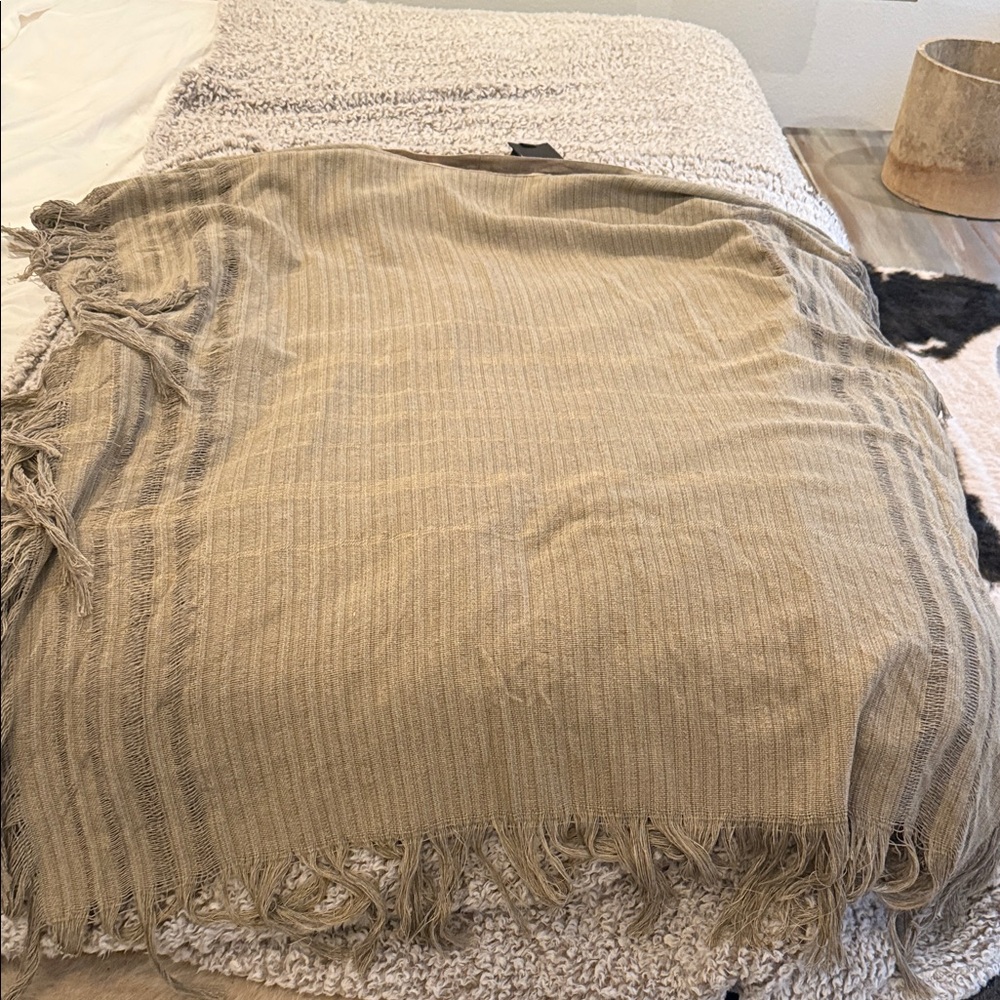 Men’s Beige Open Front Fringe Cardigan - Picture 5 of 8